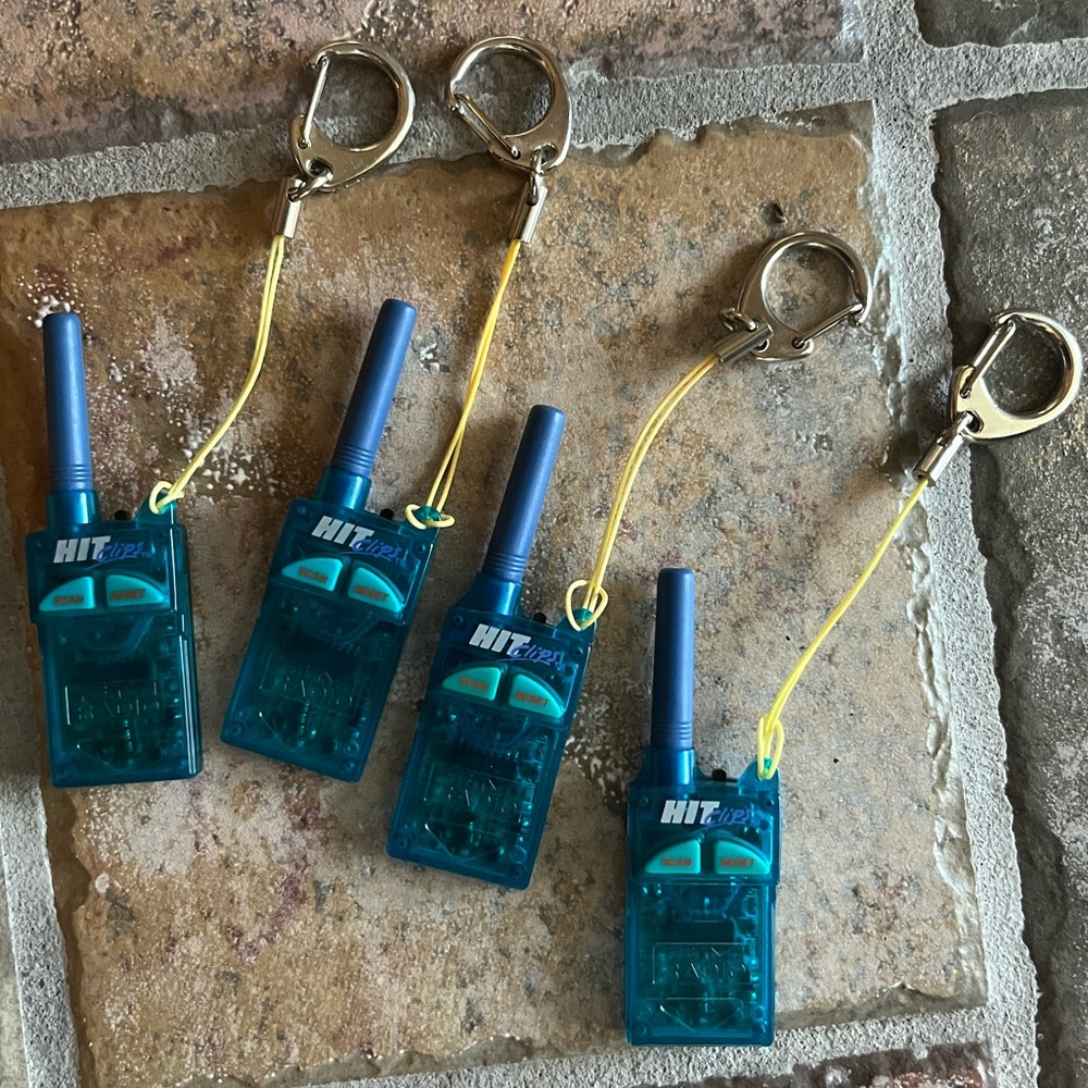 Hasbro Hit Clips FM Radio Player — blue